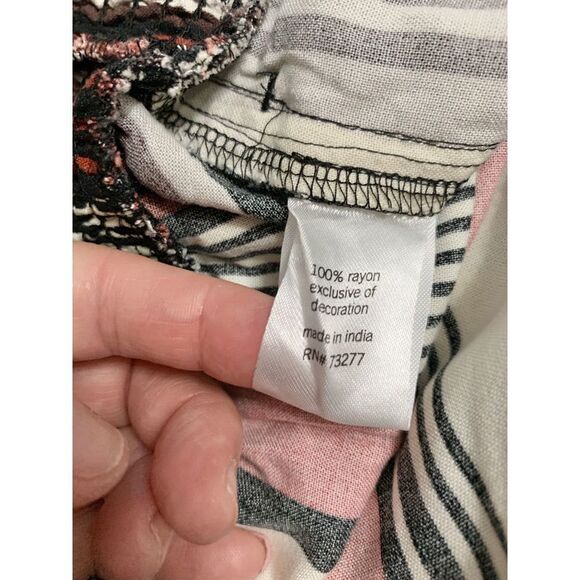 EVRI Pull-On Striped Shorts with Pockets Smocked Elastic Waist Plus Size 1X - Picture 6 of 6